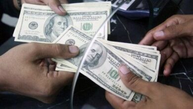 سبقت عرضه از تقاضا در بازار؛ چرا ارز آزاد و رسمی دو قطب مخالف آهن ربا شده اند؟ سبقت عرضه از تقاضا در بازار؛ چرا ارز آزاد و رسمی دو قطب مخالف آهن ربا شده اند؟