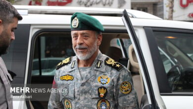 دریادار سیاری: تنها راه موفقیت، ادامه راه شهداست