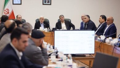 عارف: هیچ مسئولی حق اظهارنظر شخصی درباره موضوع بنزین را ندارد