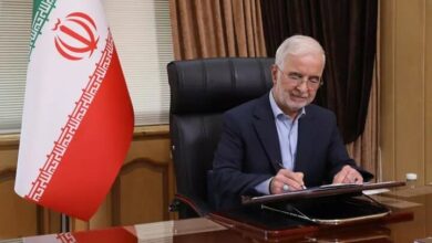 مومنی: ملت ایران در برابر تهدید دشمنان استوار ایستاده است