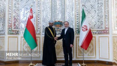 ایران و عمان بر ایجاد کریدور موقت دریانوردی در تنگه هرمز توافق کردند ایران و عمان بر ایجاد کریدور موقت دریانوردی در تنگه هرمز توافق کردند