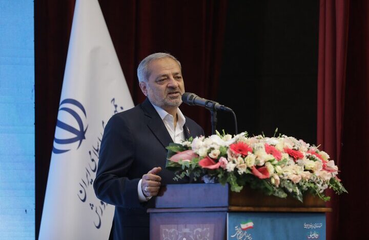 کاظمی: دشمن تلاش میکند تا دولتها را از صف مردم جدا کند کاظمی: دشمن تلاش میکند تا دولتها را از صف مردم جدا کند