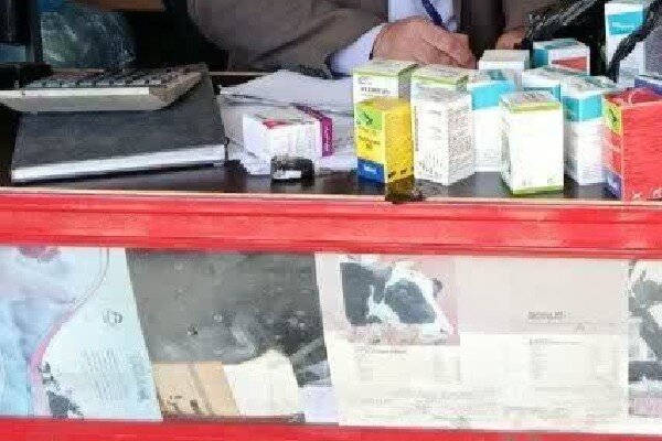 قاسمی: ۳۲ ویال داروی قاچاق دامپزشکی در اسلامآبادغرب کشف شد قاسمی: ۳۲ ویال داروی قاچاق دامپزشکی در اسلامآبادغرب کشف شد