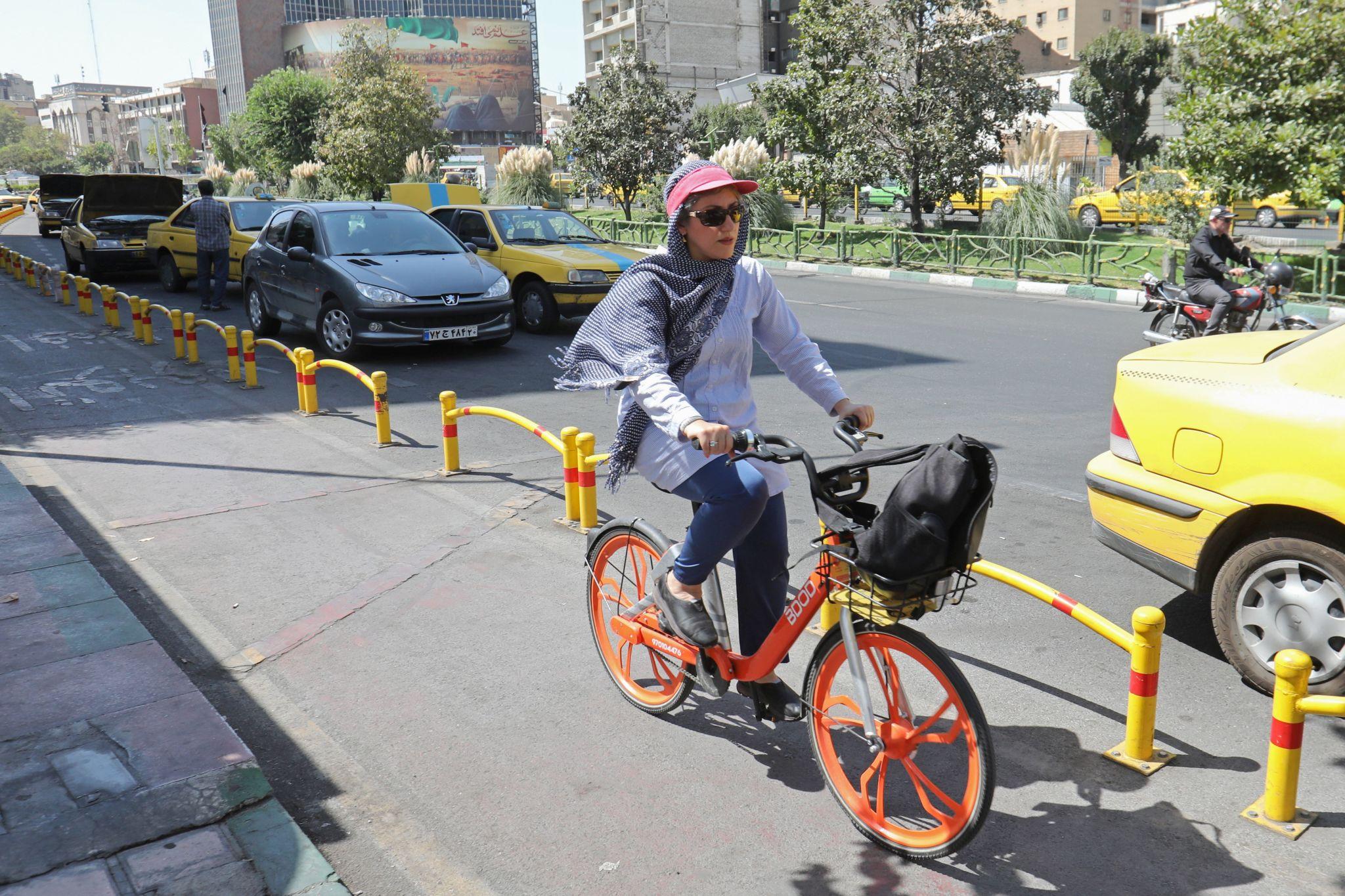 ۴۰ درصد سفرهای تهران زیر ۵ کیلومتر است؛ آیا وقت بازگشت دوچرخه رسیده؟ ۴۰ درصد سفرهای تهران زیر ۵ کیلومتر است؛ آیا وقت بازگشت دوچرخه رسیده؟